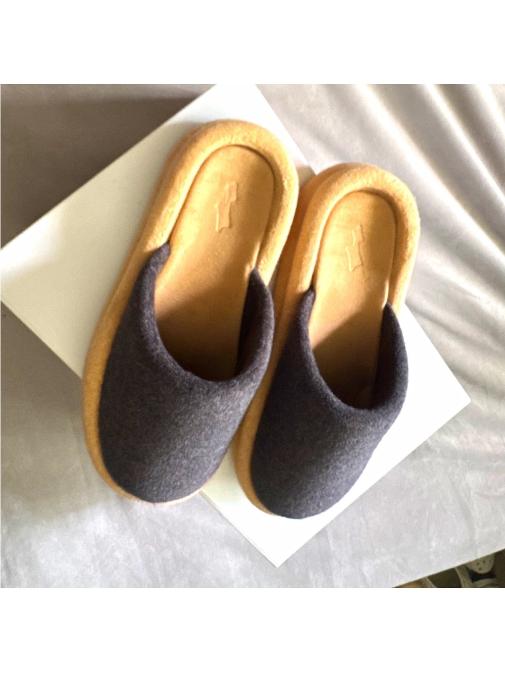 SKYLRK Rest Slipper Men's US 11/EU 45 Gray Beige Fabric Slip-On Round Toe Casual